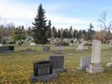Burnsland Cemetery 3, Calgary.jpg