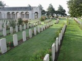 Le Touret Memorial and Military Cemetery 18.jpg Le Touret Memorial and Military Cemetery 18.jpg