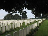 Rocquigby-Equancourt Road British Cemetery 4.jpg