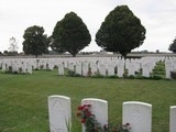 Vieille Chapelle New Military Cemetery 3.jpg