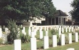 Vlamertinghe (CWGC) New Military Cemetery 3.jpg