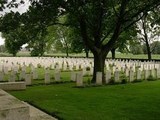 Vlamertinghe (CWGC) New Military Cemetery.jpg