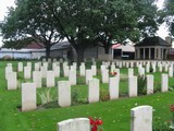 Vlamertinghe CWGC New Military Cemetery 8.jpg