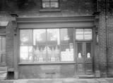 G.W. Maw's grocery shop in Hemsworth 1960-1970.jpg